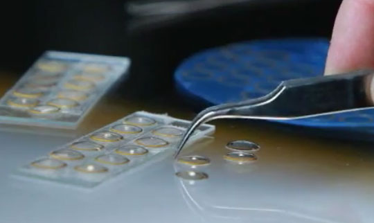 Functional Contact Lens Monitors Blood Sugar Without Needles