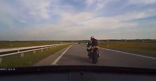 This is Why You Never Break-check a Car on a Motorcycle