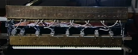 Awesome Hack - Speaking Piano!