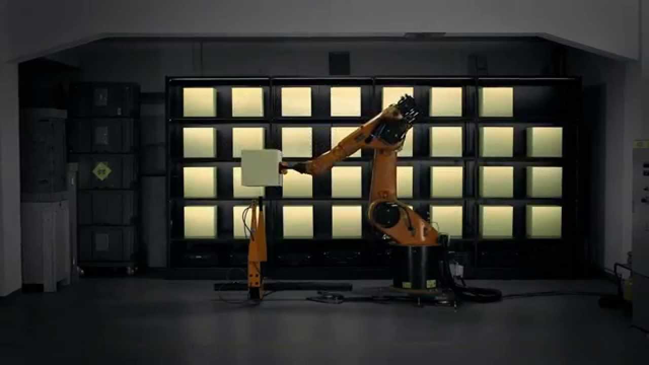 Robotic Arm Creates a Custom Furniture