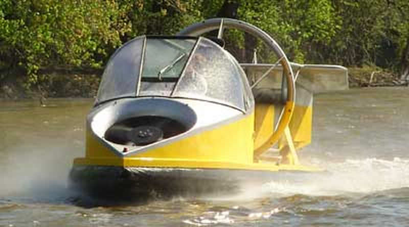 The UH-19XRW Hoverwing Flying Hovercraft