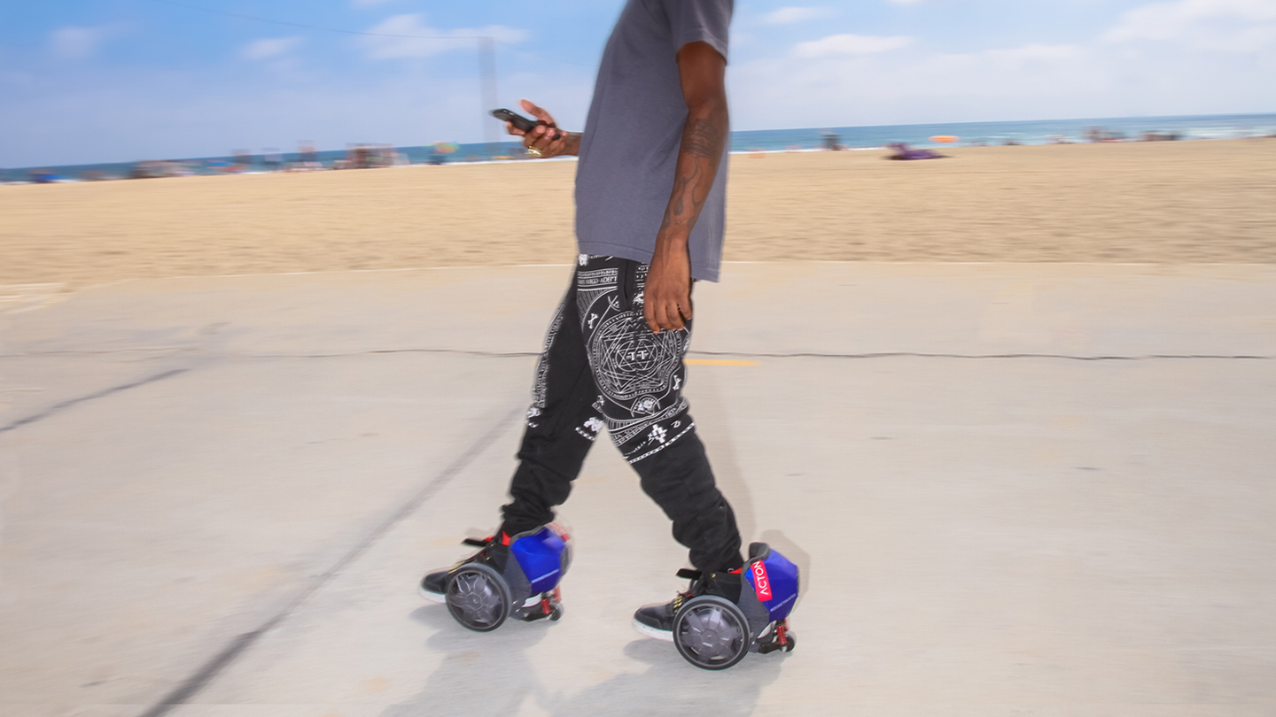 These are the World's First Electric-Powered RocketSkates R5