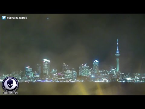 UFO Caught SPEEDING Toward Australia From Sea