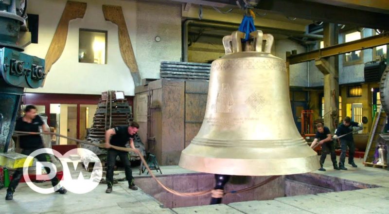 Casting the heaviest free-swinging bell in the world - Documentary